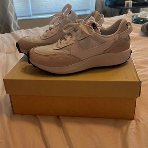 Ladies Nike size 6 never worn NWT no box